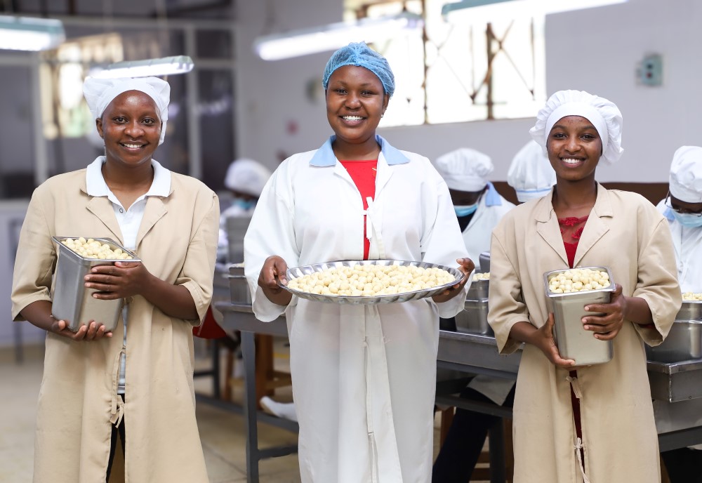 women macadamia nut factory