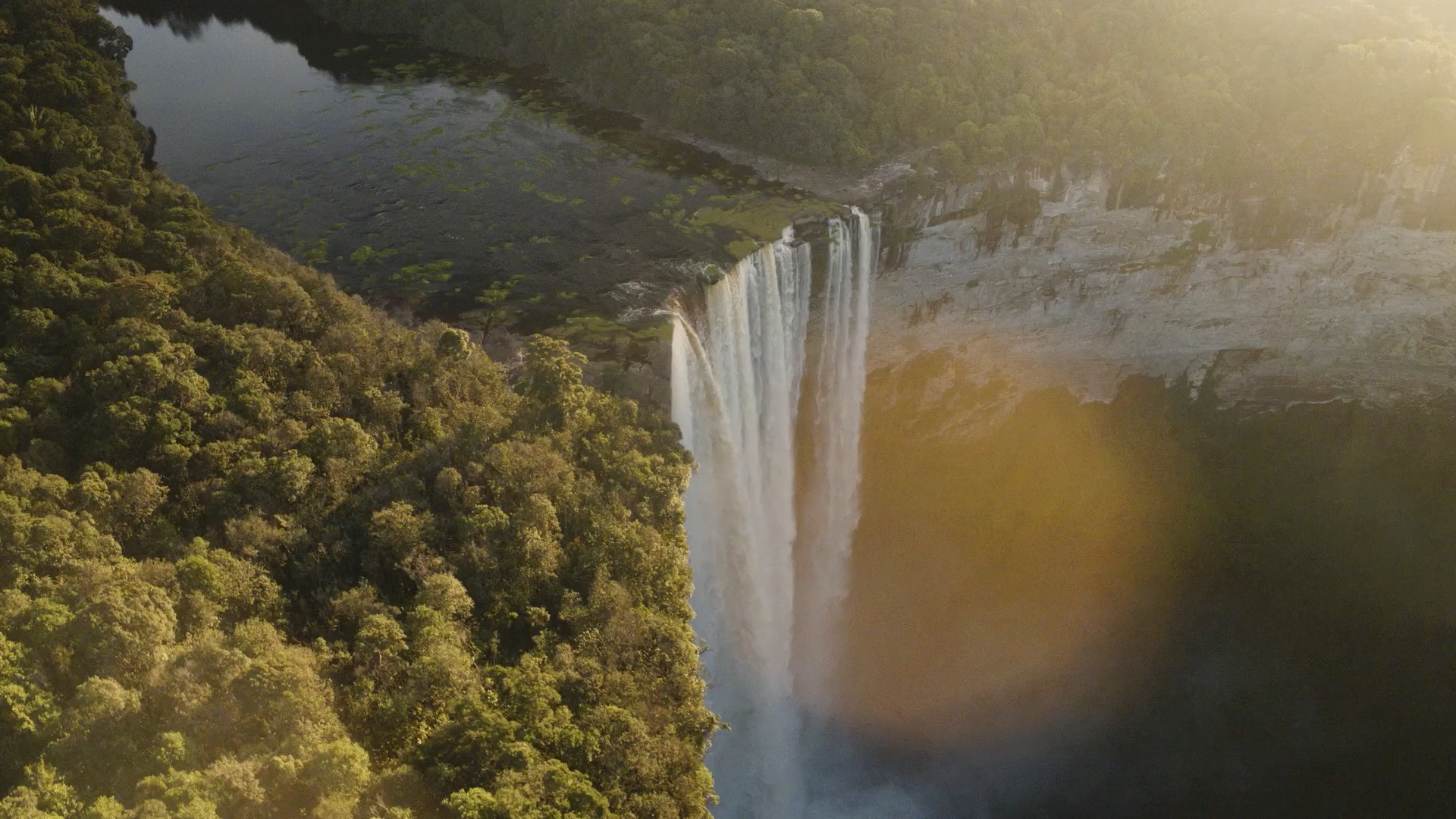 Een waterval in de Amazone