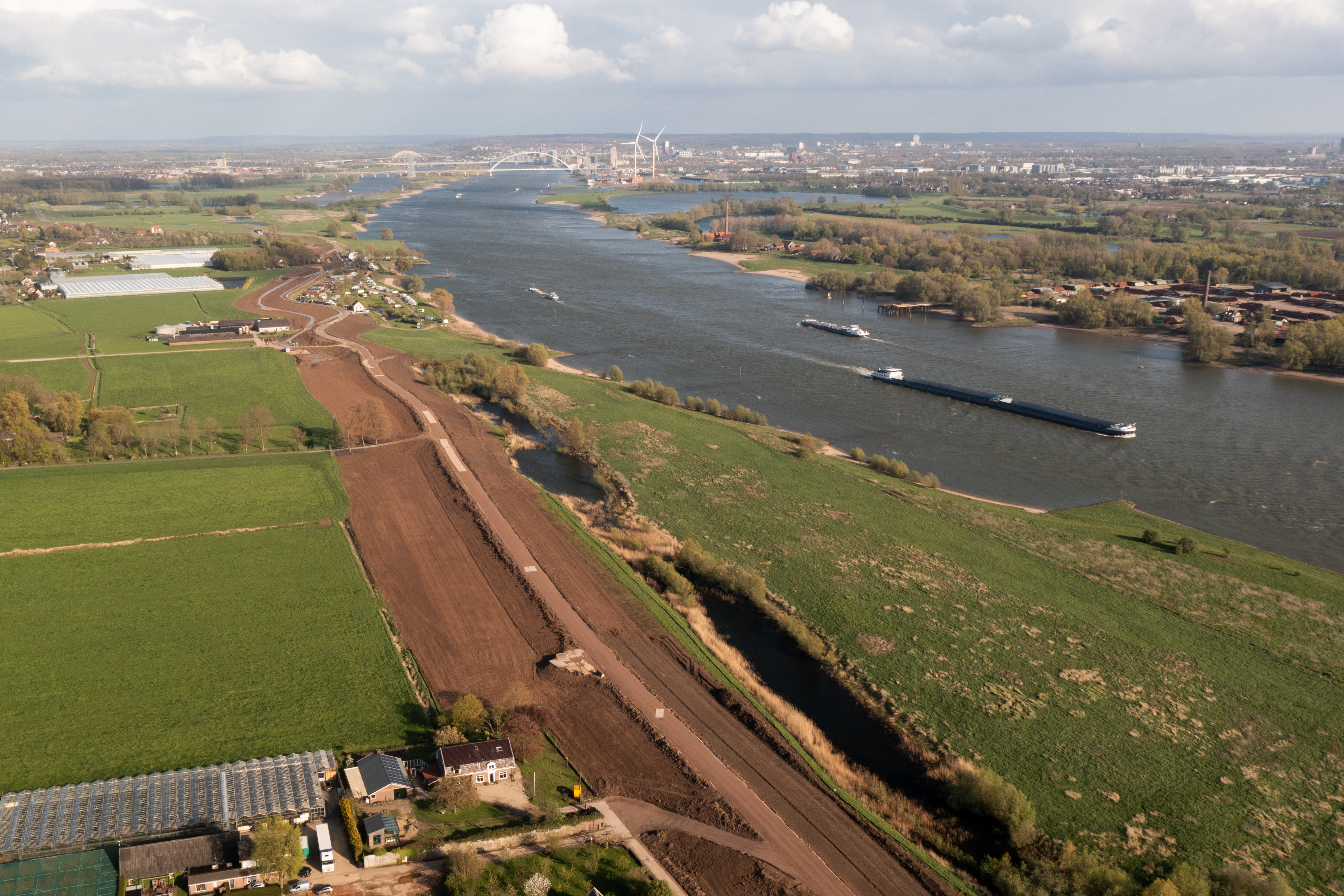 Dijkverzwaring Waal Slijk Ewijk